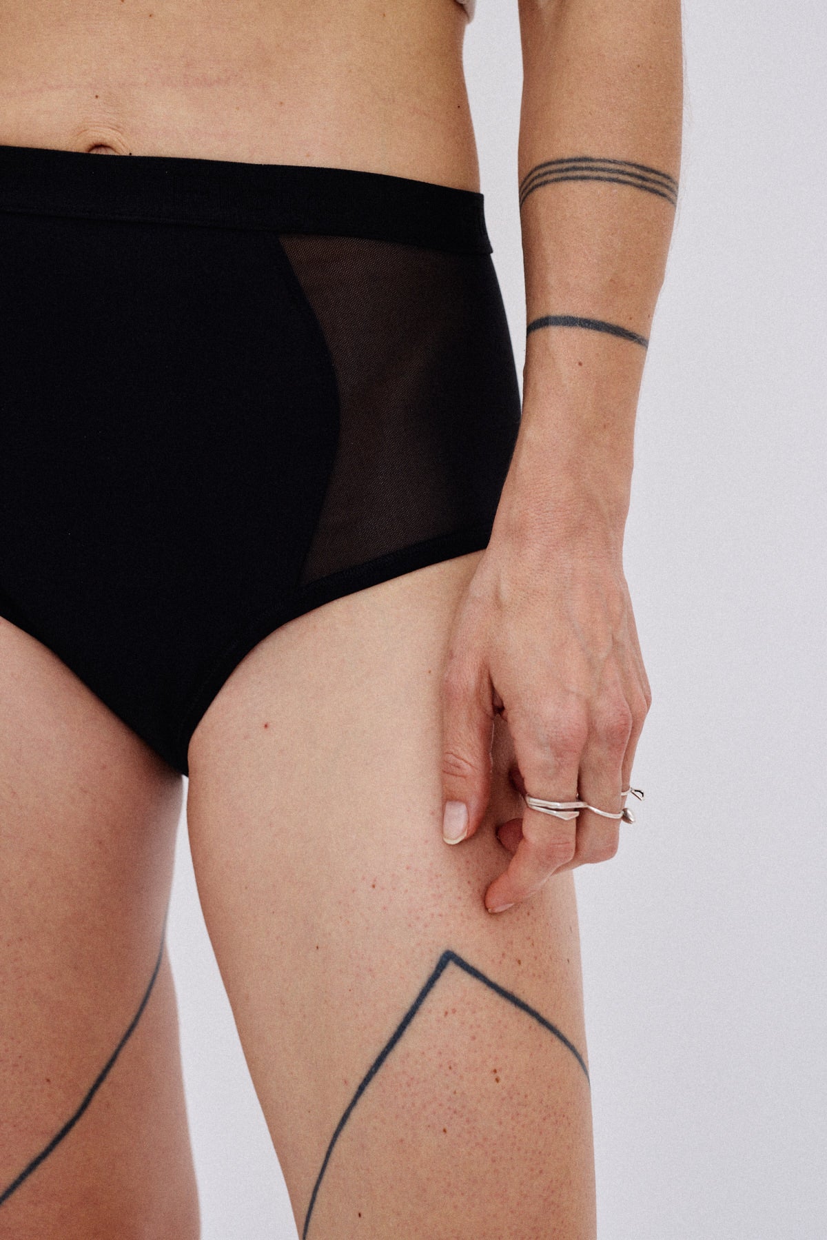 FLOW BRIEF - BLACK