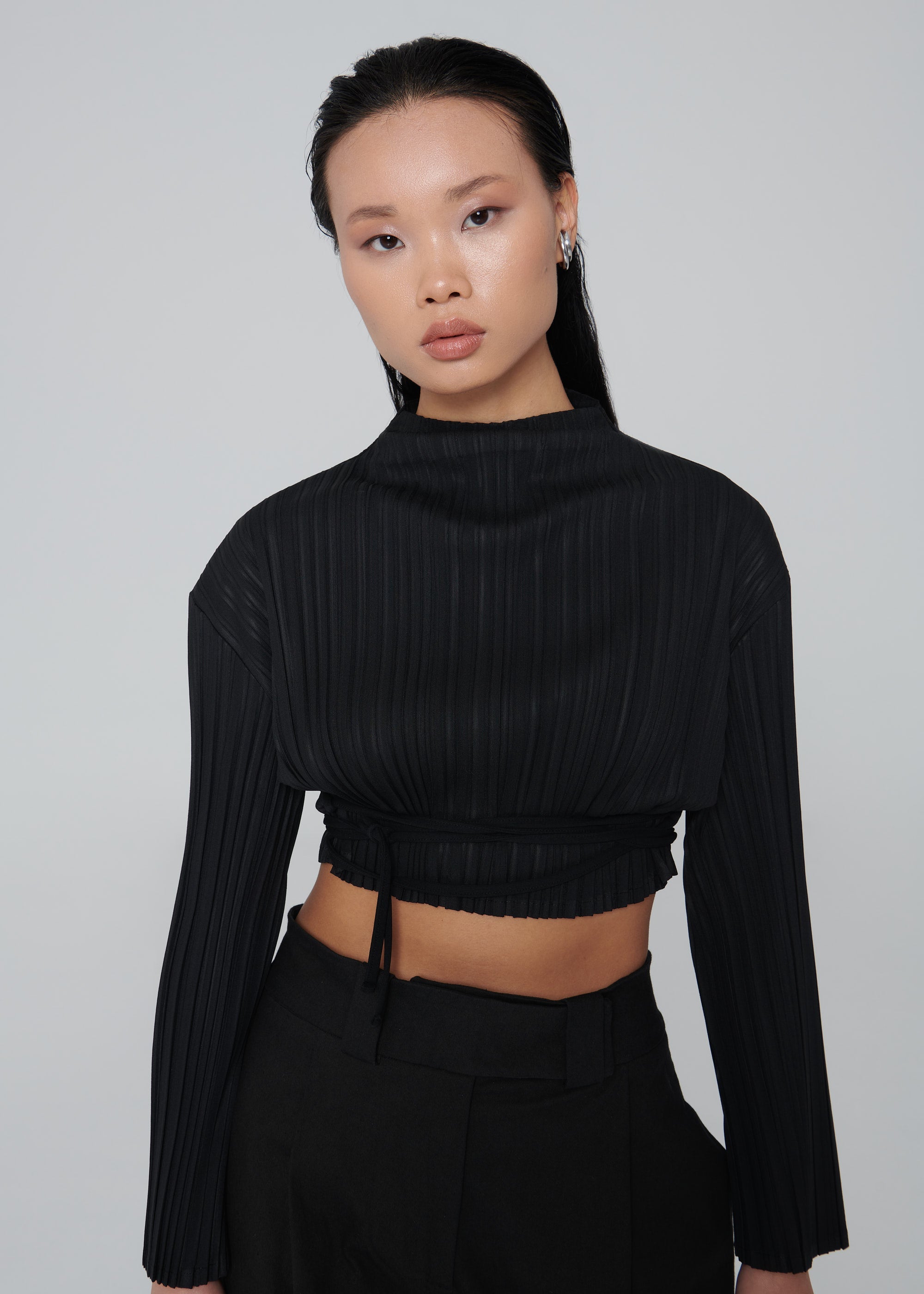 Pre-loved I Pleated Cropped Tie Blouse