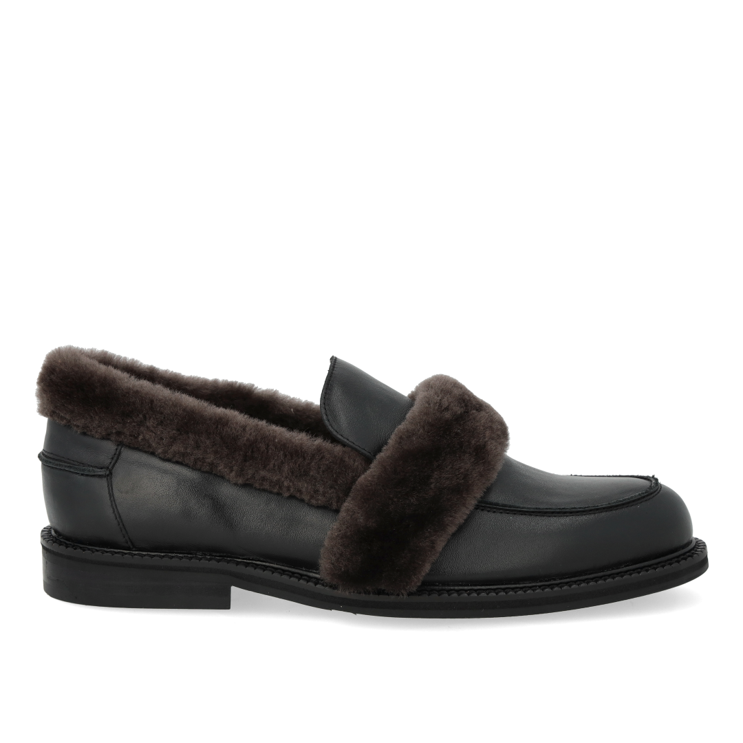 Loafer With Fur detail