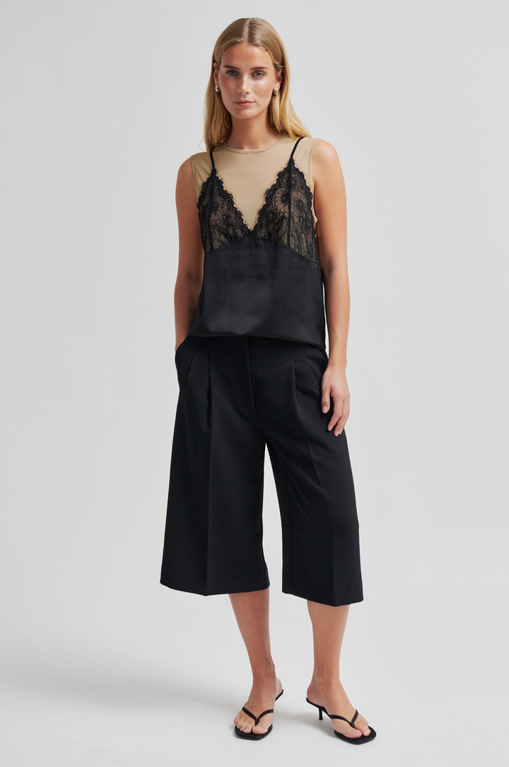 Flore Bermuda Shorts, Black