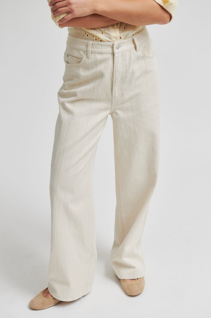 Roselia Jeans, Eggnog