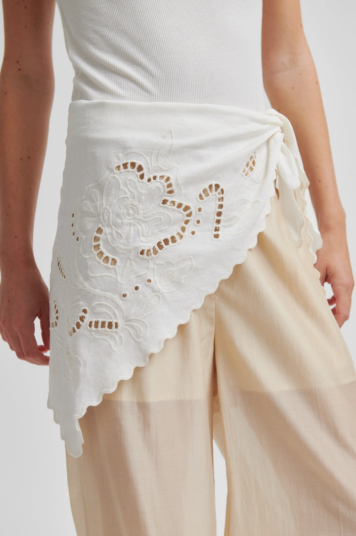Vilea Hip Scarf, Eggnogg