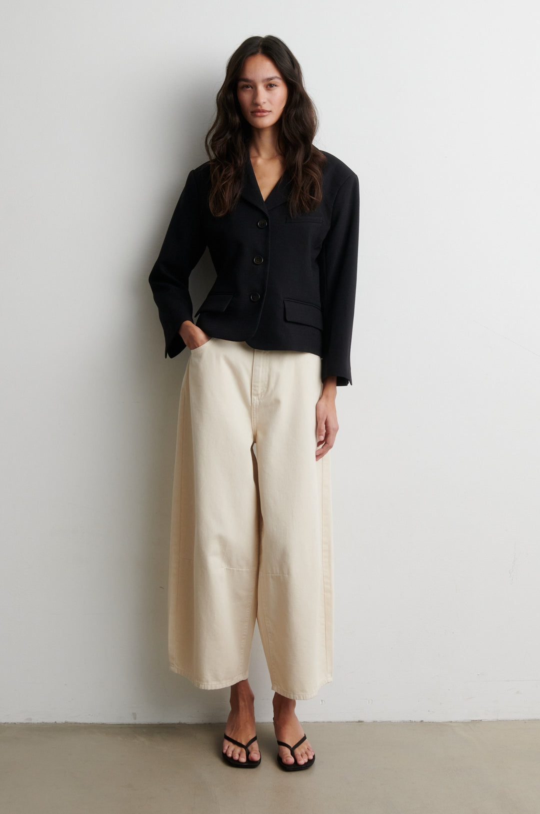 Sella Short Blazer - Black