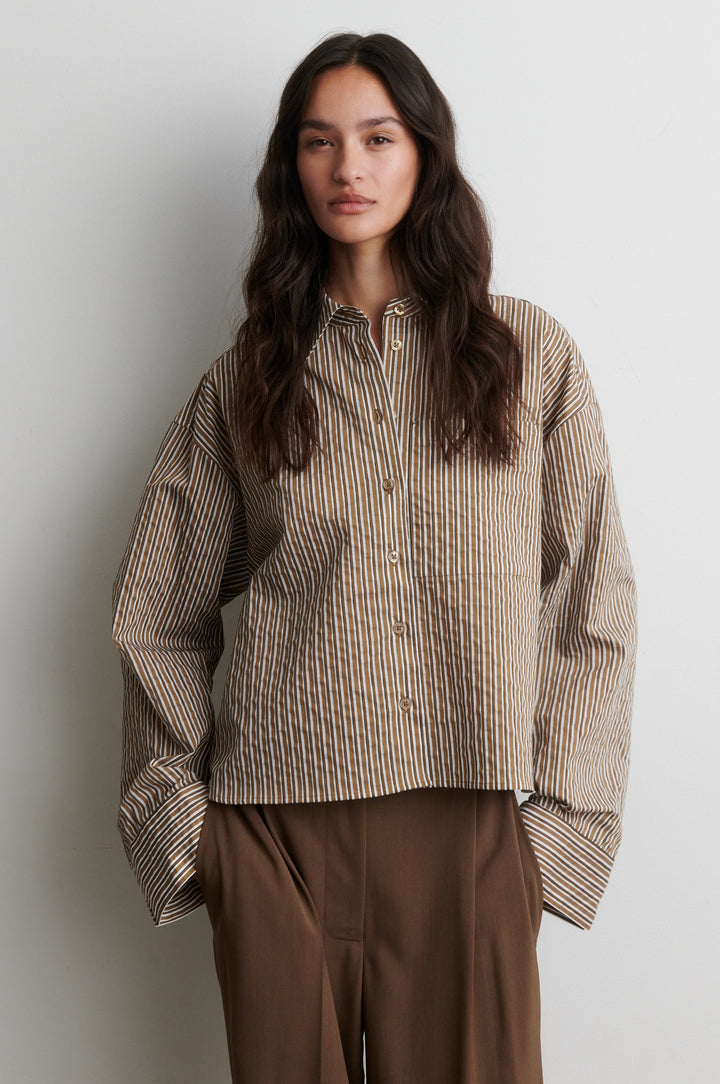 Vena Cropped Shirt - Camel