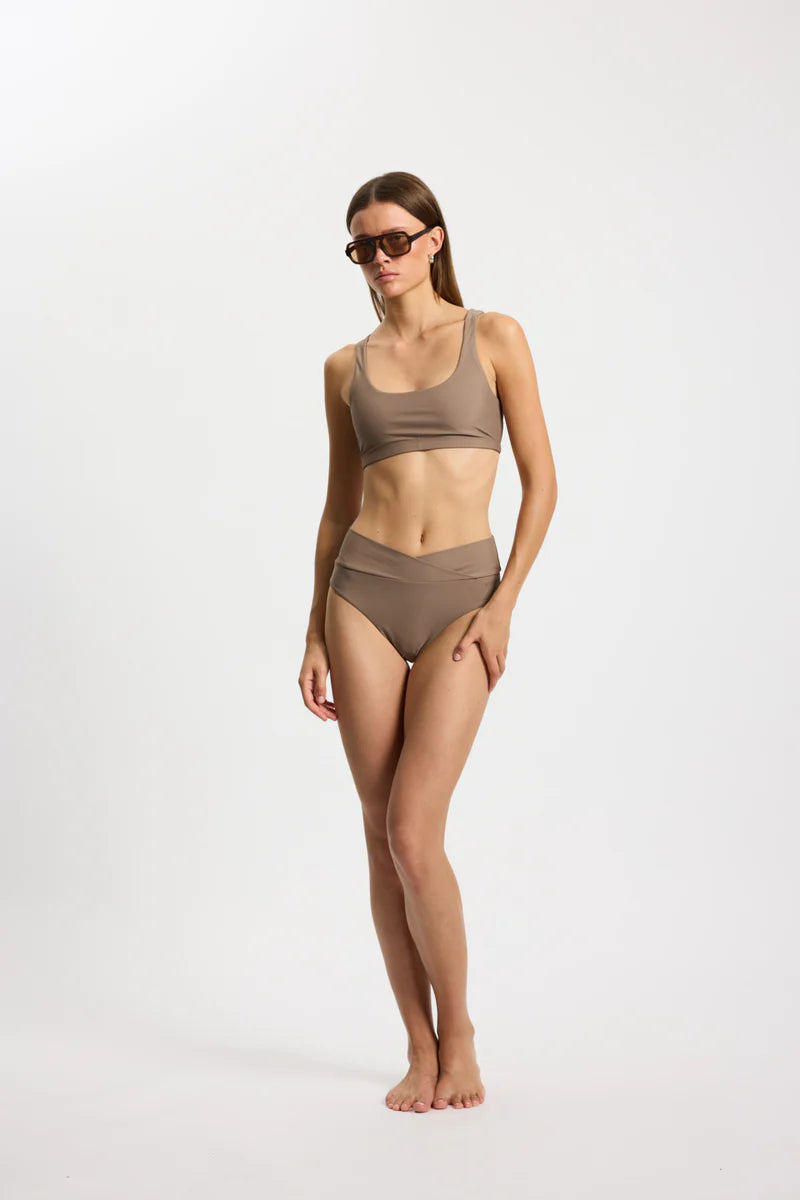 Bikini Bottom Brief Bay, Walnut