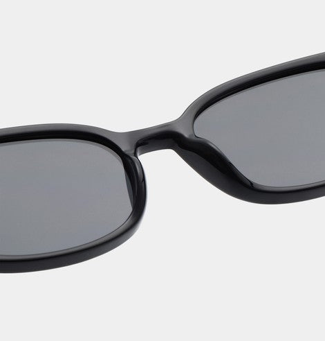 Charlie, Black