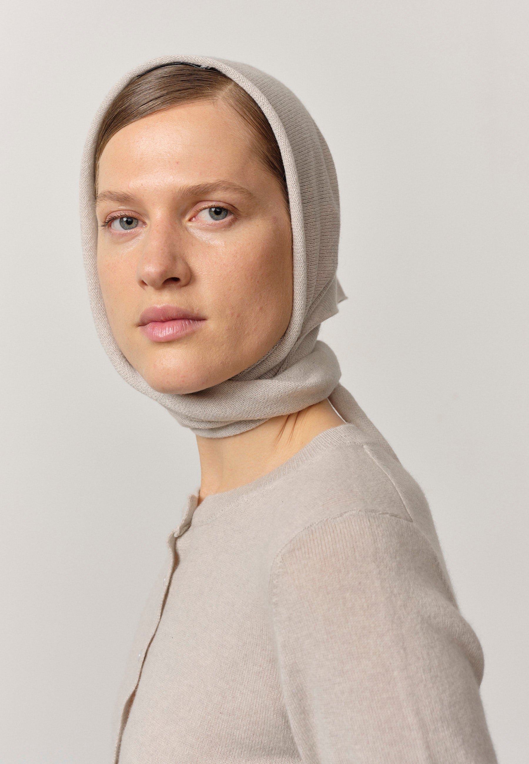 Beau Cashmere Scarf, Light Stone