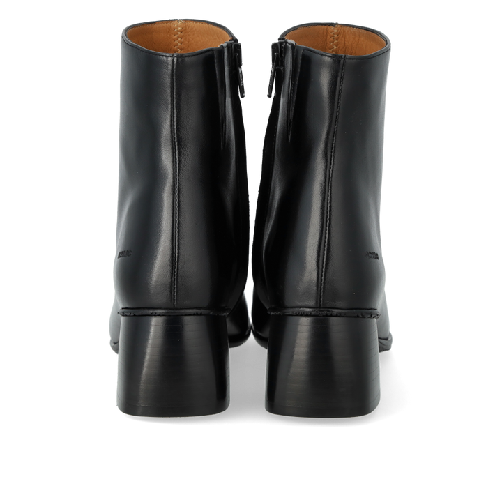 Sculptural Heeled Boots - Black