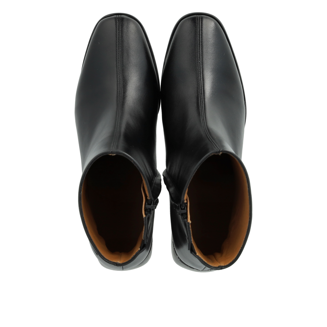 Sculptural Heeled Boots - Black