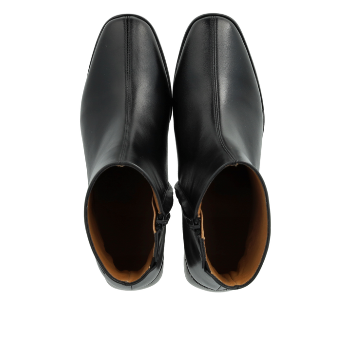 Sculptural Heeled Boots - Black