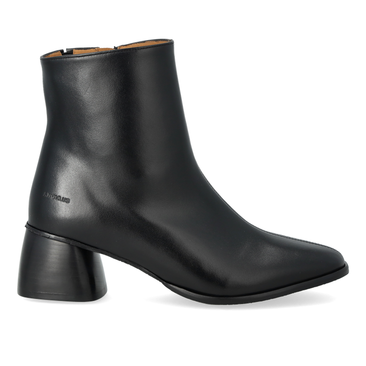 Sculptural Heeled Boots - Black