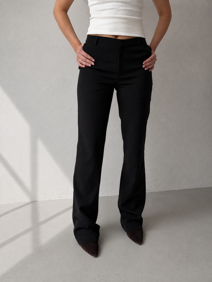KÚRA Pants