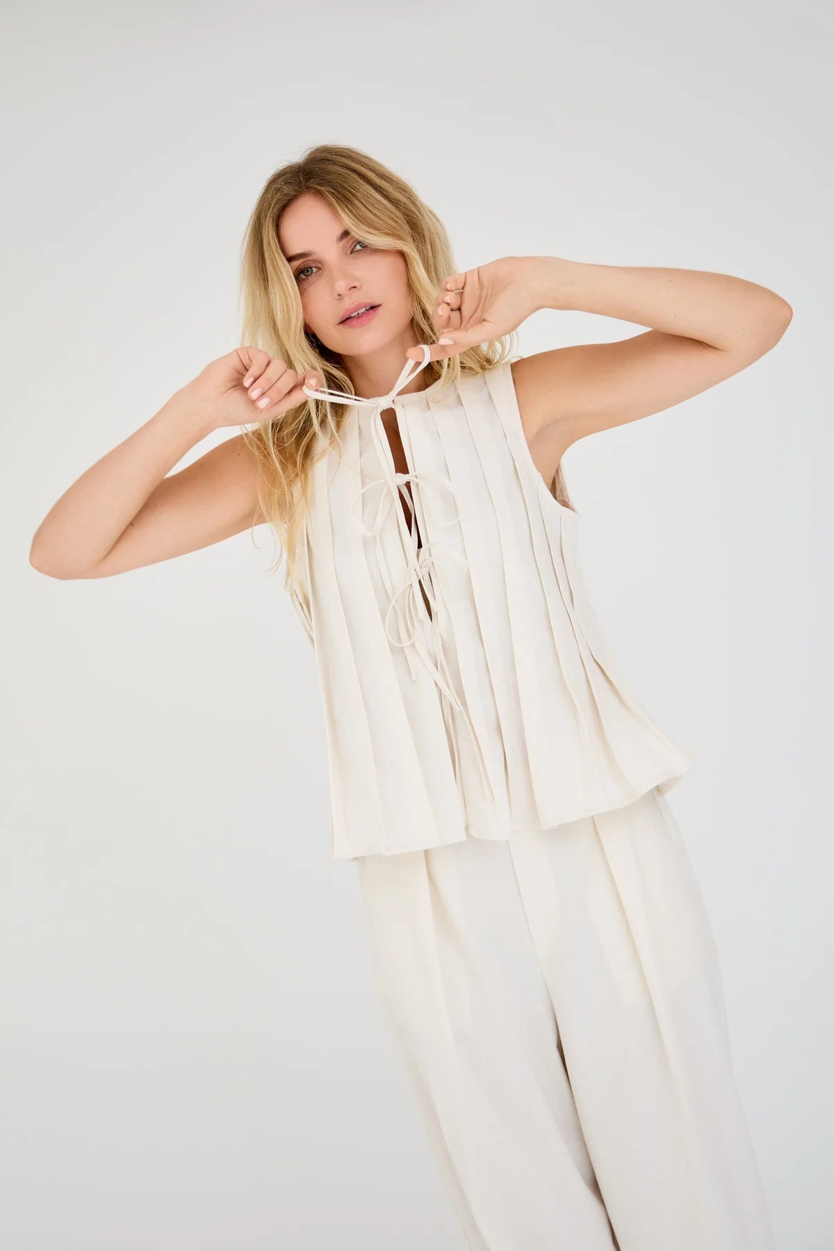 Lina Top, Sand