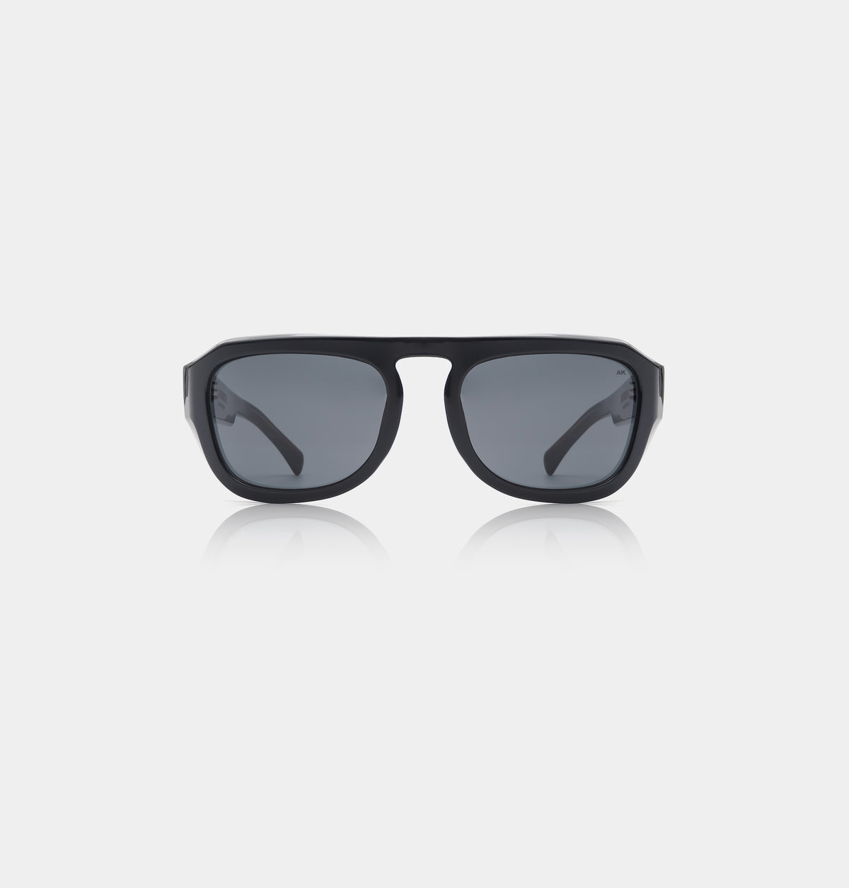 Max, Black