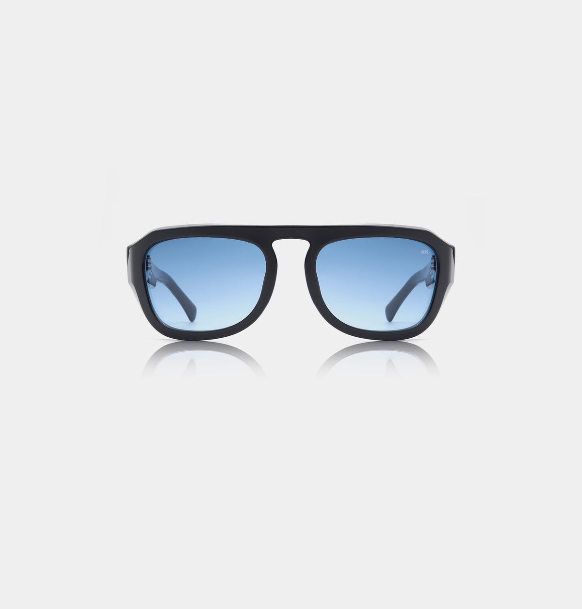 Max, Black n Blue