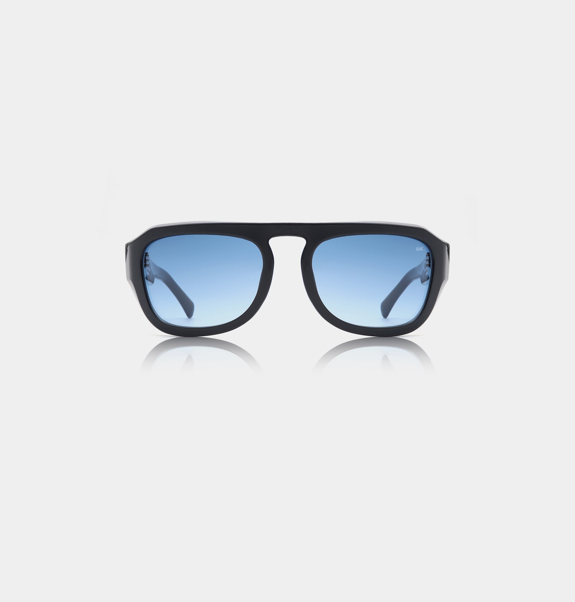 Max, Black n Blue