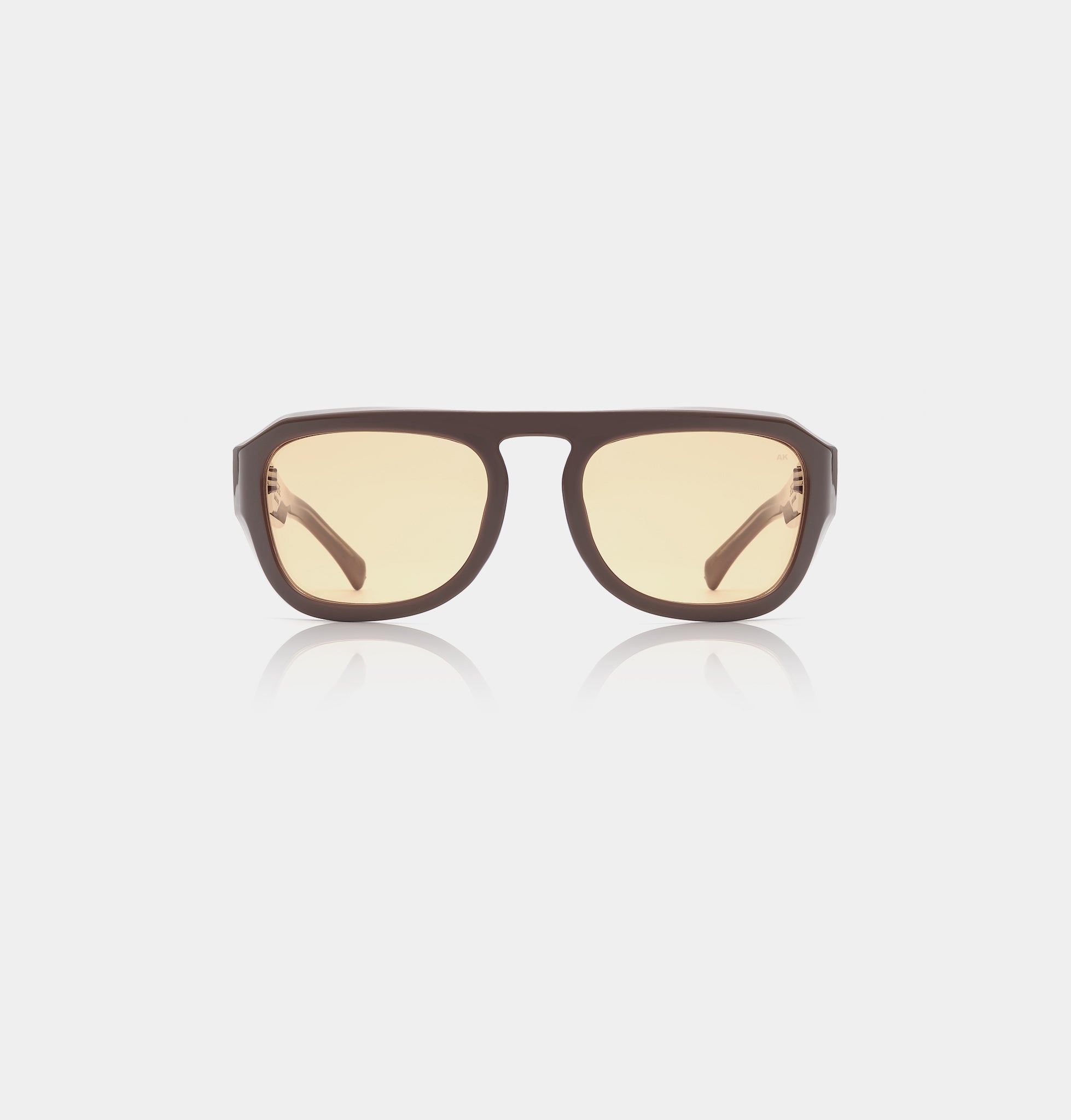Max, Chocolate Yellow