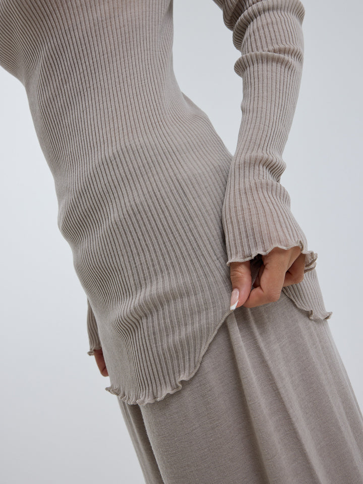 Elegante, Beige