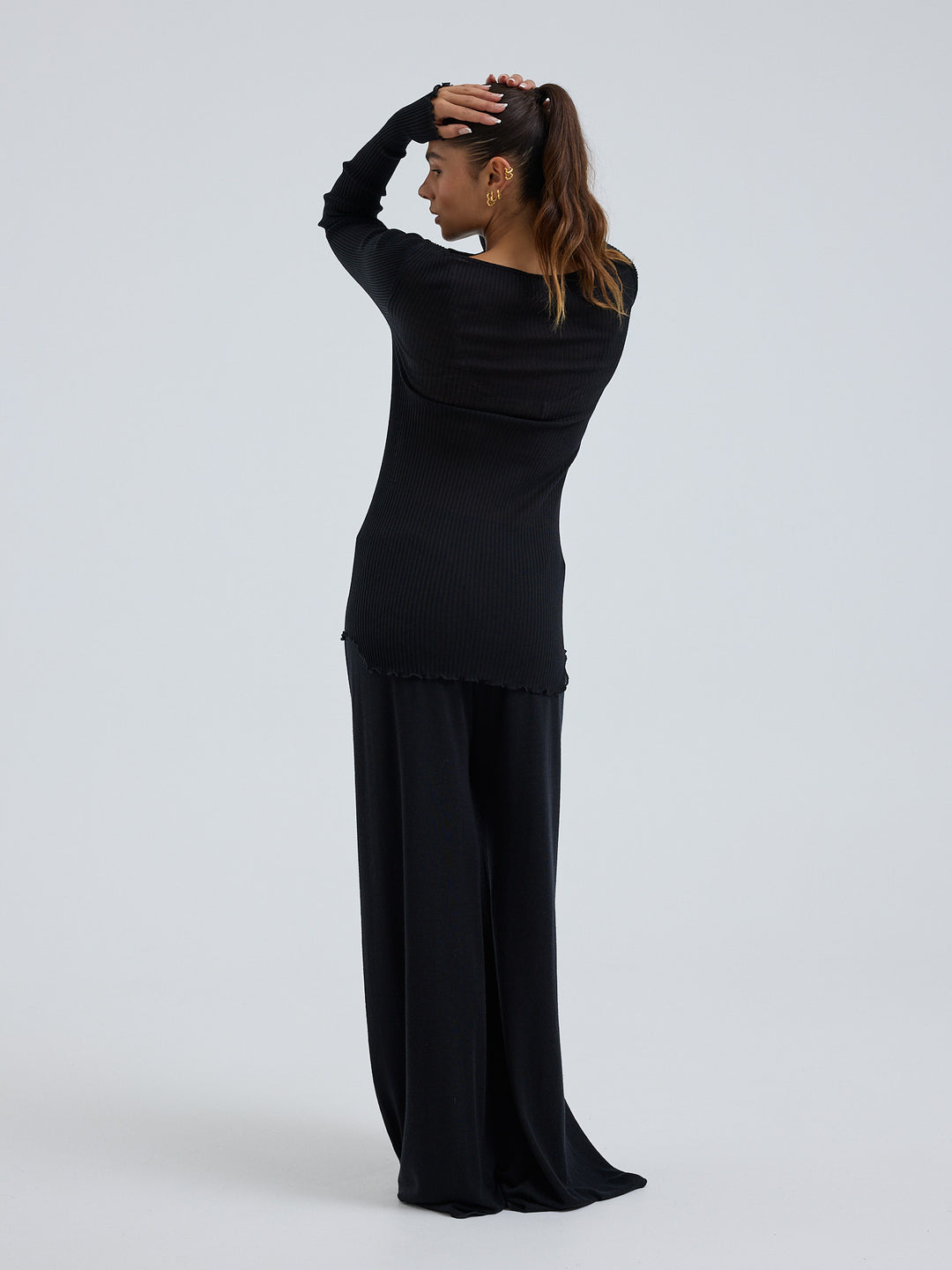 Elegante, Black