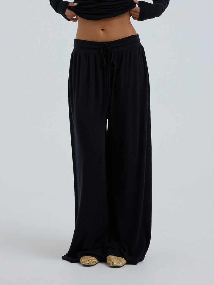 Woolen Barbera, Black