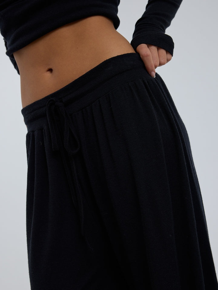 Woolen Barbera, Black