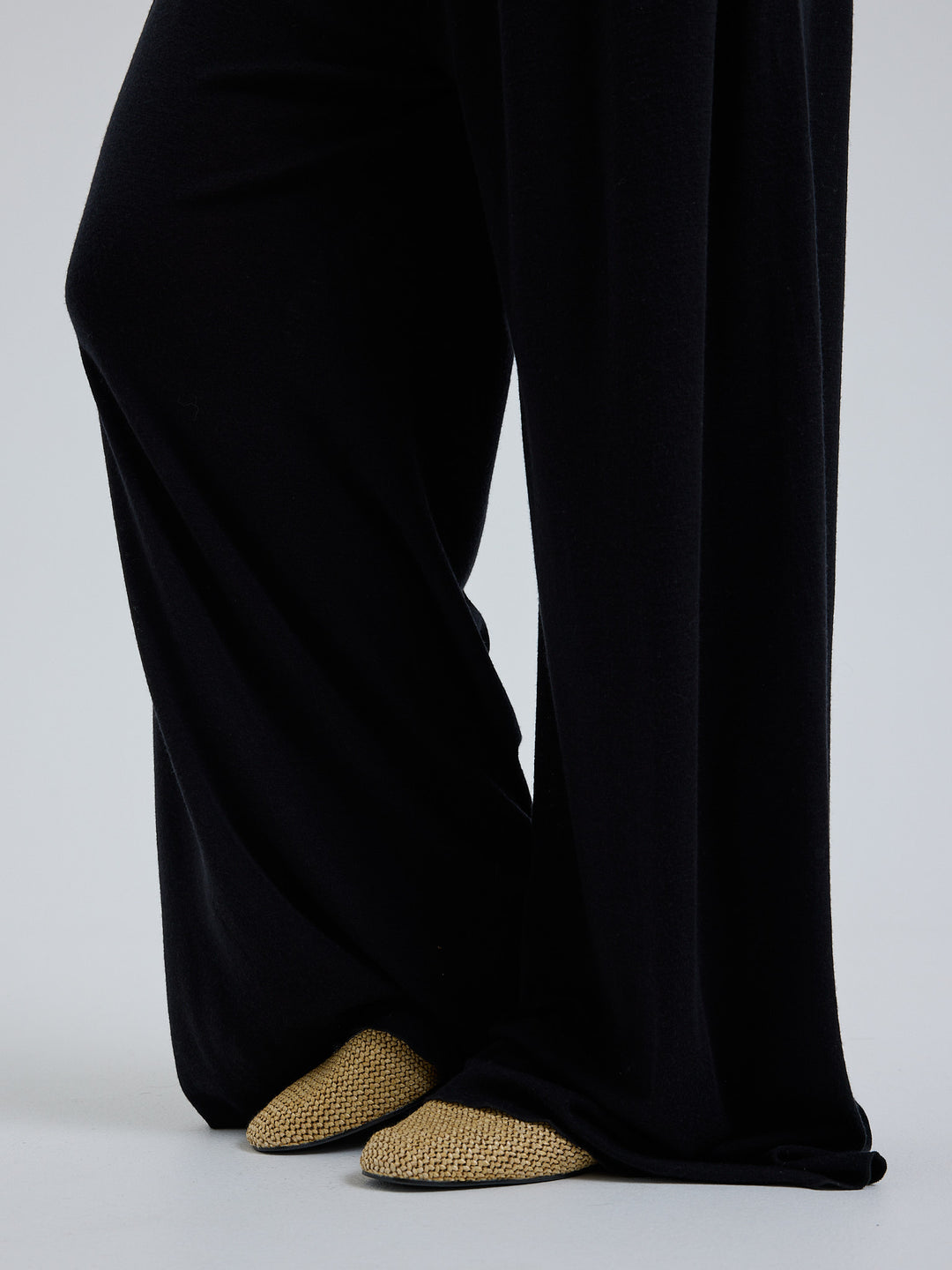 Woolen Barbera, Black
