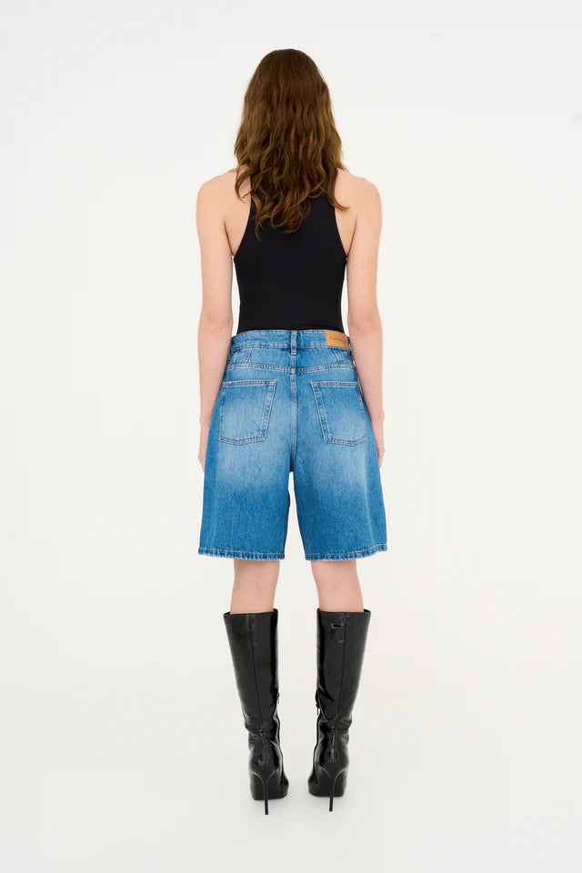 Kaia Shorts, Regent&