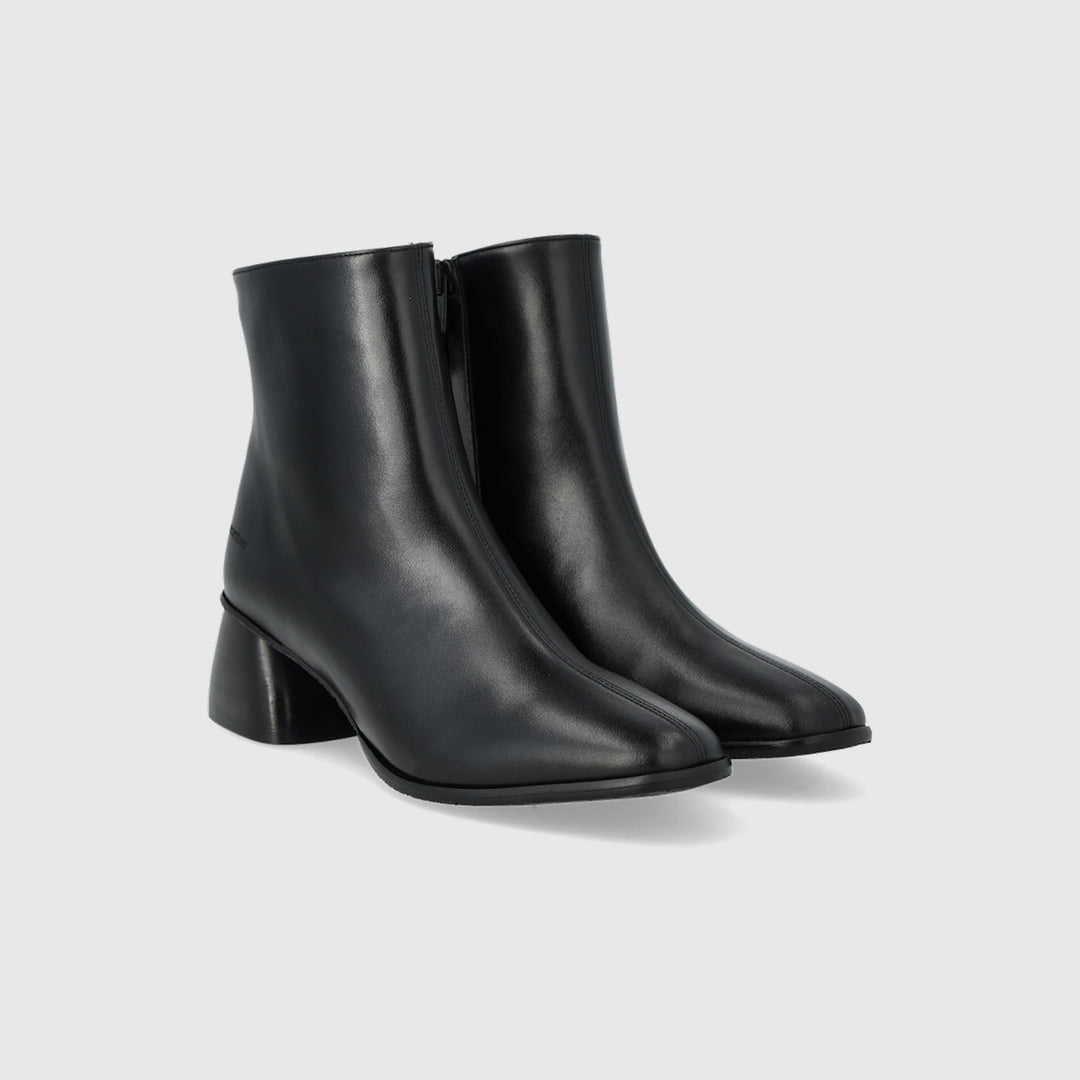 Sculptural Heeled Boots - Black