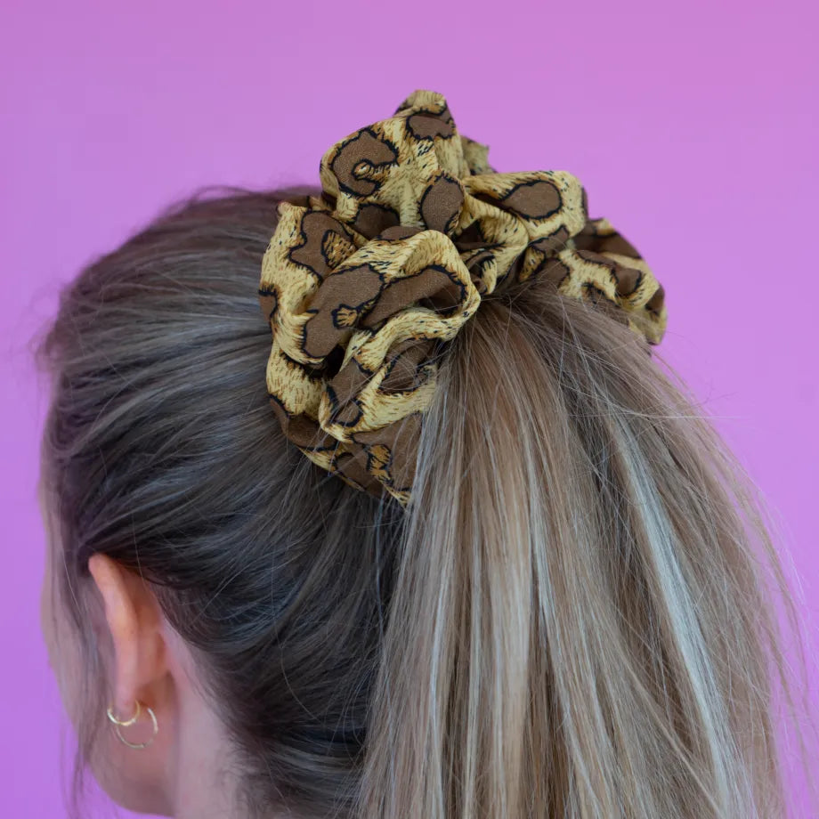 Leo Mega Scrunchie