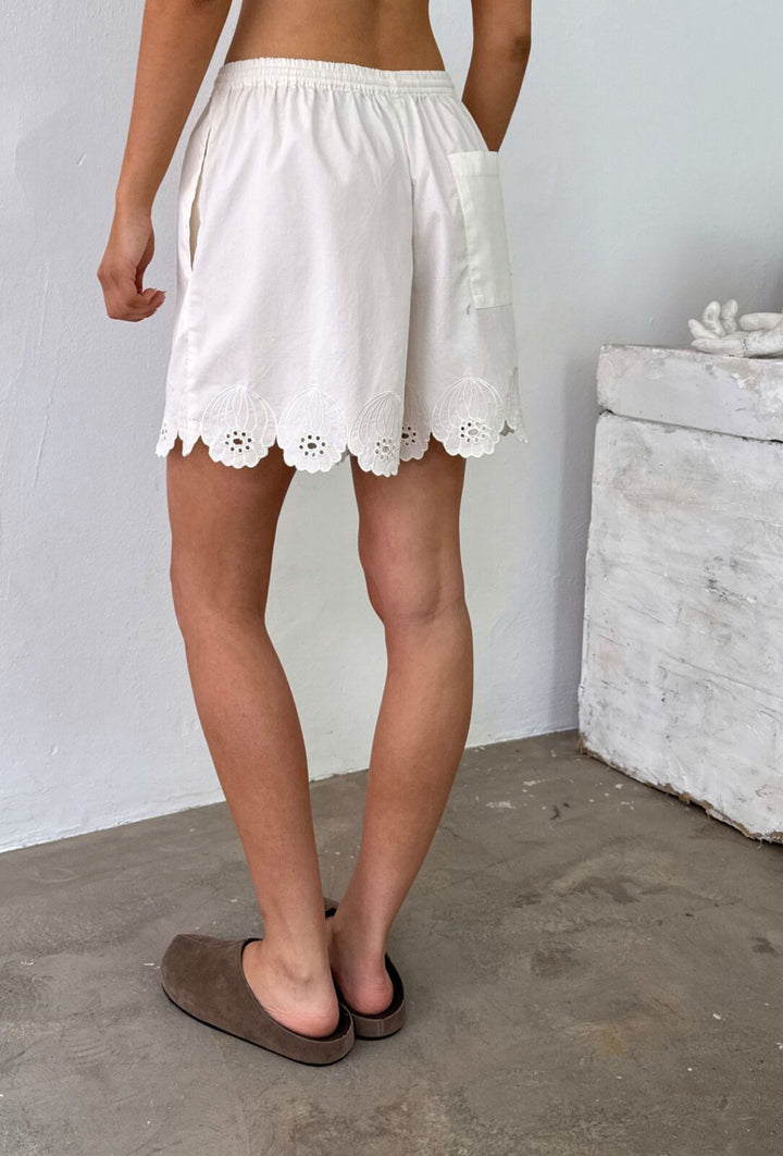 Saga Shorts, Off White