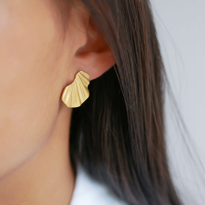 Earring, Wave